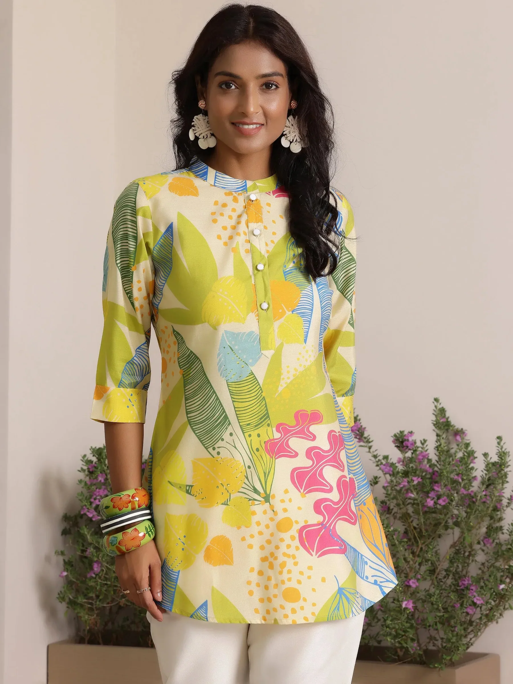 1_39ca9d27-5988-4dc1-ba9f-48b4605e1c0a-1.webp Cream Printed Silk Blend Straight Kurti - Image 1